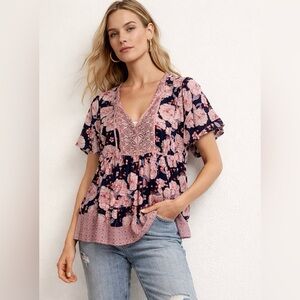 🌸 NWT! Boho Pink Blooms Blouse